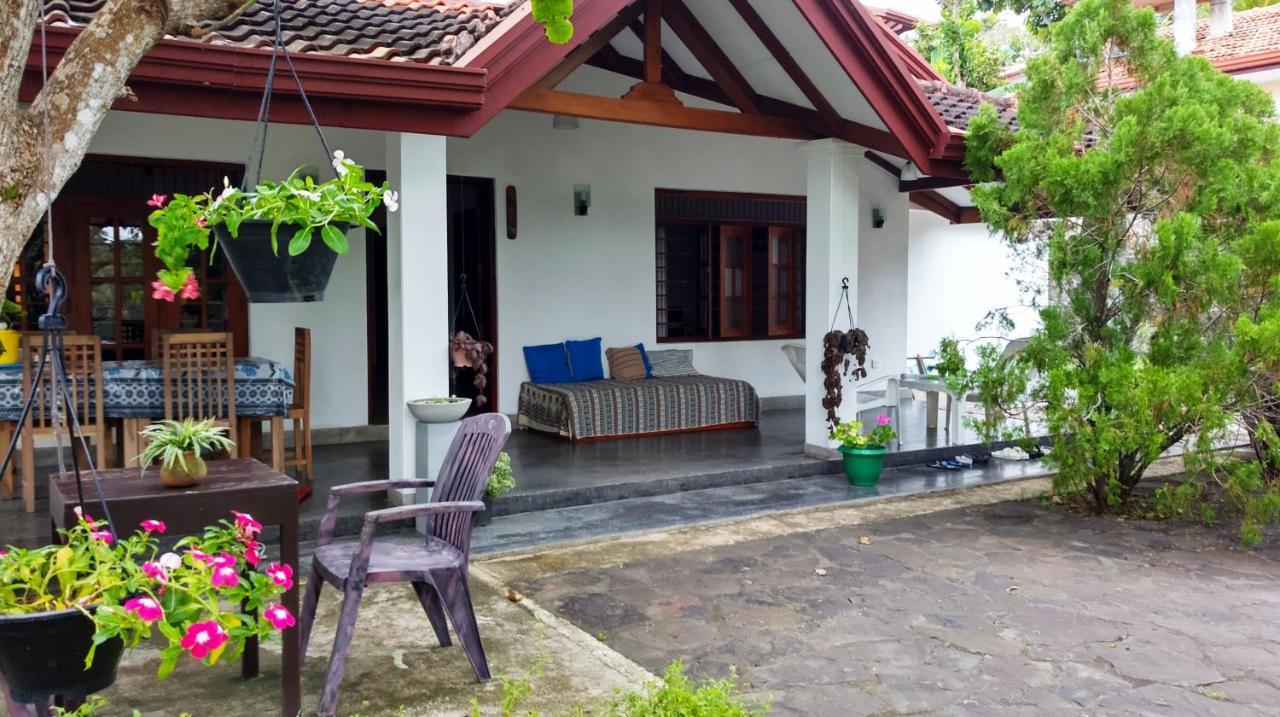 Mina Villa Hikkaduwa Kültér fotó